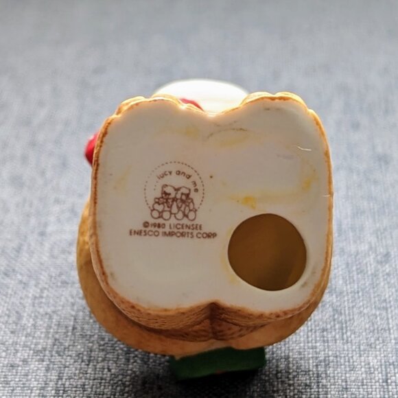 Bear Figurine Enesco Teddy with Gift Lucy Rigg (Lucy and Me) 1980 Vintage - Picture 3 of 3